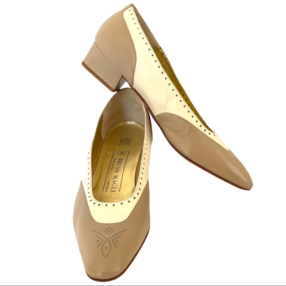 Bruno Magli Women's Spectator Low Heels Size 8AA Italy Leather Shoes Pumps Taupe